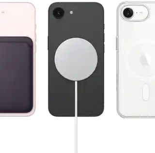 iPhone 17e, Rückseite, Farbe Hellrosa, Feingewebe Wallet mit MagSafe angebracht, iPhone 17e, Rückseite, Farbe Schwarz, MagSafe Ladegerät angebracht, iPhone 17e, Rückseite, Farbe Weiß, Clear Case mit MagSafe angebracht