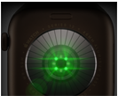 Rückseite der Apple Watch Series 12, Aluminiumgehäuse, Farbe Dunkelbronze, mehrere runde Sensoren mit grün leuchtenden LEDs, linke Seitenansicht, Digital Crown, Sportarmband, Farbe Oliv