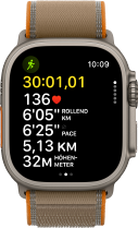 Apple Watch Ultra 4, Titangehäuse, Farbe Natur, fortschrittliche Trainingsdaten für Outdoor-Laufen, rechte Seitenansicht, Digital Crown, erhöhte Seitentaste, Trail Loop Armband, Farbe Sand